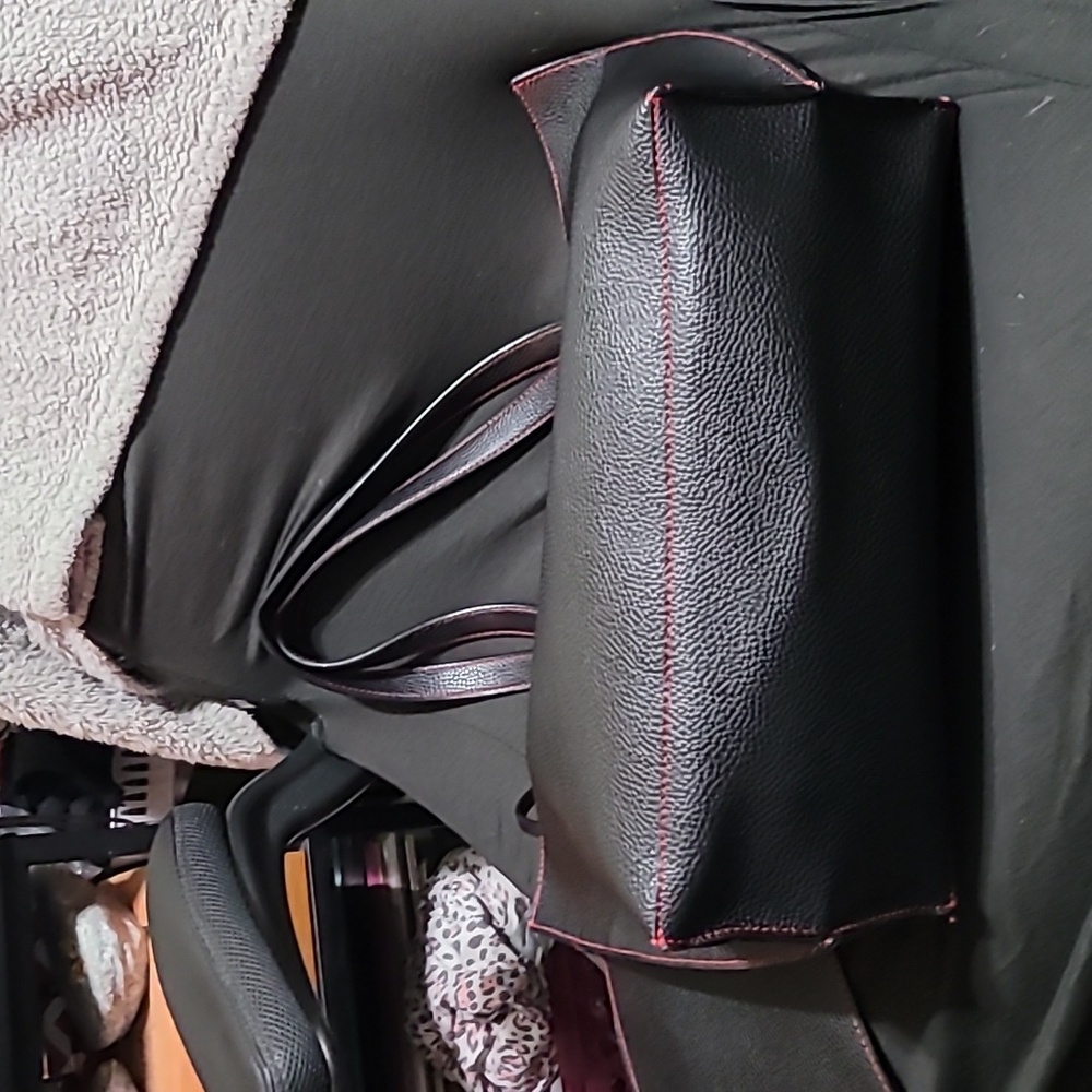 NWOT Tutilo New York Faux Leather Tote Shoulder Bag With Small Accessori… - Picture 6 of 6